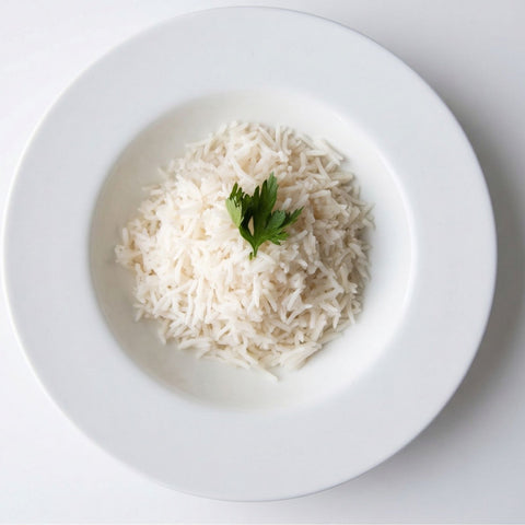Vista cenital de arroz basmati blanco