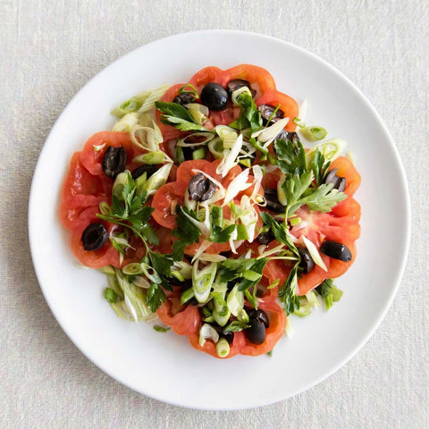 Ensalada de tomates heirloom con ventresca