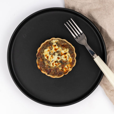 Vista cenital quiche de huitlacoche