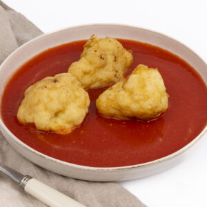 Tortitas de coliflor en salsa roja - Image 2