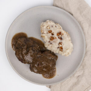 Guiso de carrilleras con vino de rioja y puré de patata rustico con frutos secos 350g