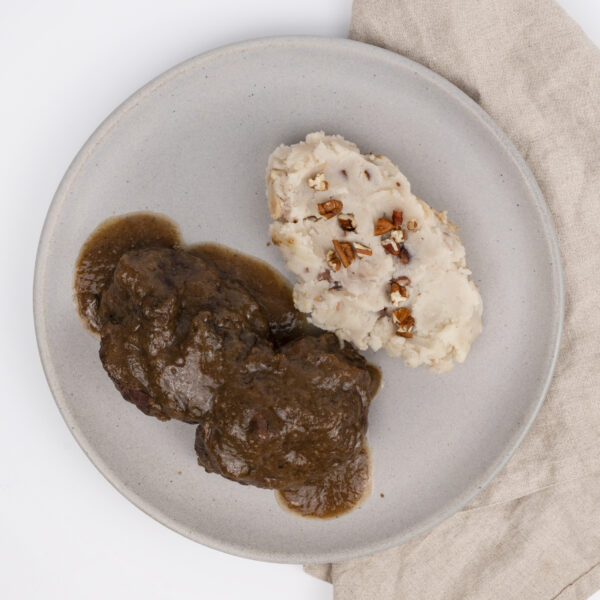 Guiso de carrilleras con vino de rioja y puré de patata rustico con frutos secos 350g