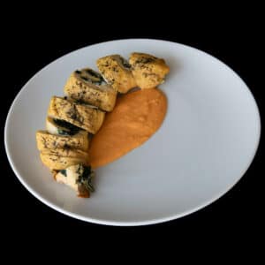 Rollo de pollo relleno de espinacas y  queso con salsa rosada 250g - Image 2